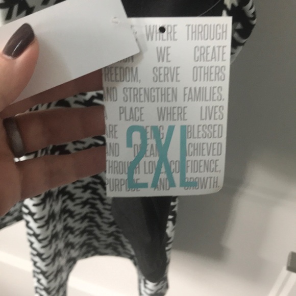 ❌SOLD❌Lularoe Randy - Picture 2 of 2